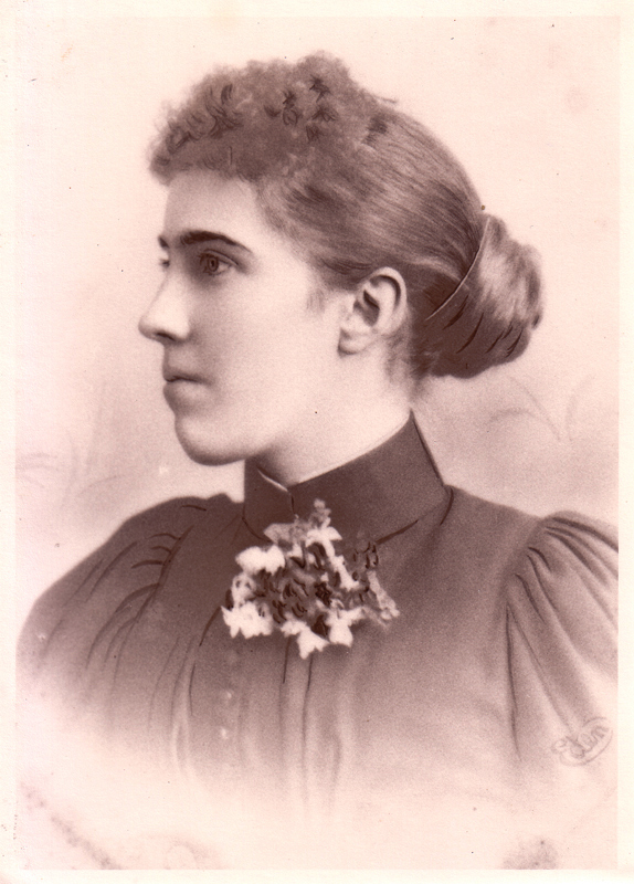 Photo of photos/Rhoda McLennan portrait